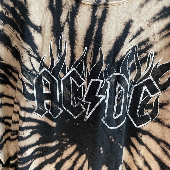 NWOT AC/DC oversized tie dye band t-shirt. Size Medium. - Picture 2 of 4